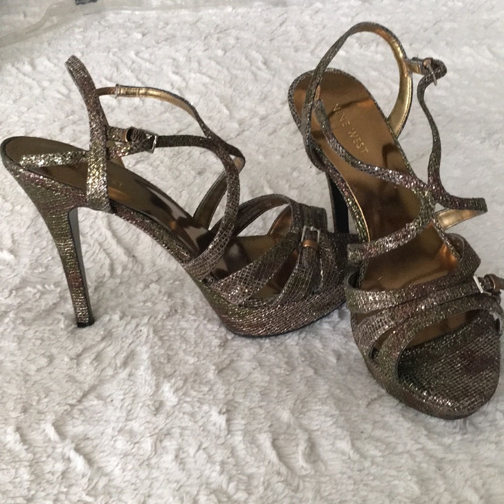 Shoe - Picture 4 of 5